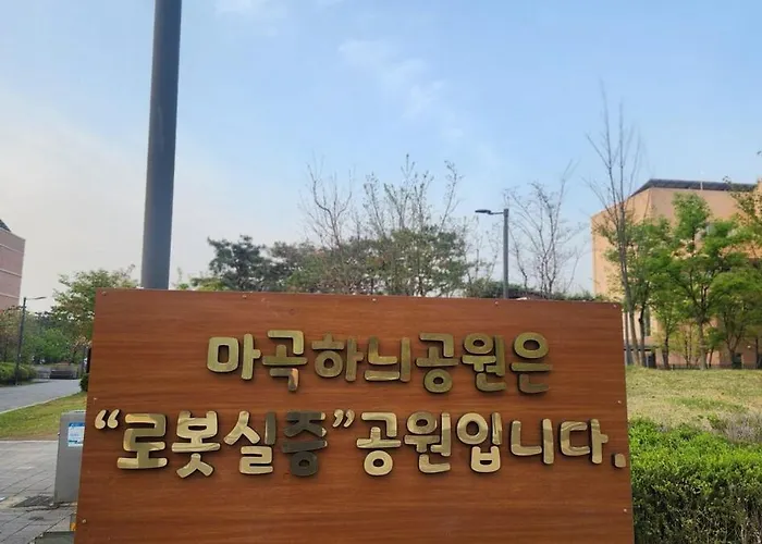 Apartment Spacious Interior Free Parking Ksquare 2 Netflix Magok Station Within Walking Distance Gimpo Airport Longterm Welcome *
