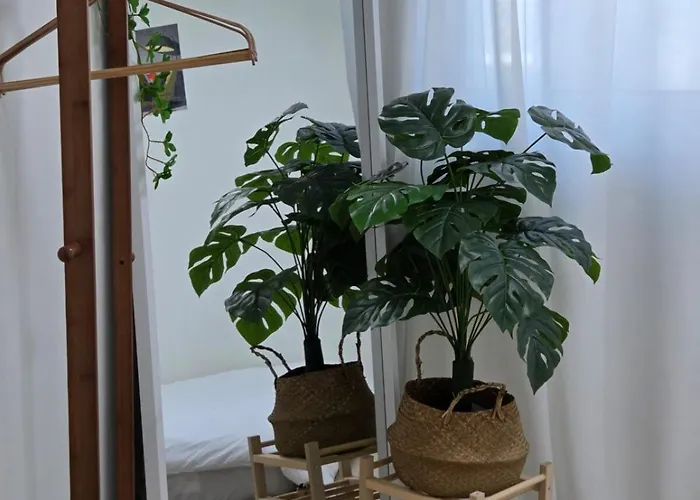 Spacious Interior Free Parking Ksquare 2 Netflix Magok Station Within Walking Distance Gimpo Airport Longterm Welcome Seoul